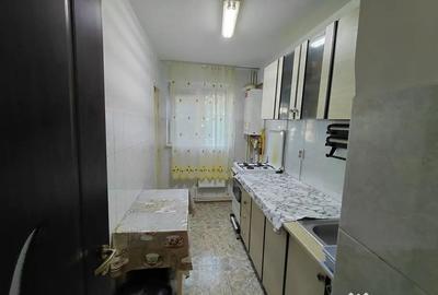 Garsonieră decomandată în Micro 21