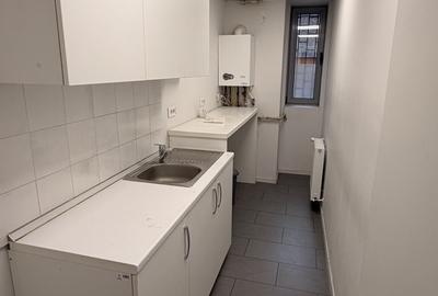 Spațiu comercial, de 163 mp, în Central - 9