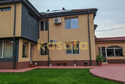 Casă cu 7 camere cu Canalizare în Central - 5