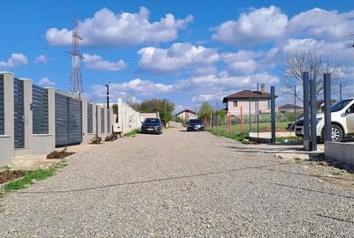 Mogosoaia, teren 792 mp, vedere la lac, utilitati, statie STB la 750m - 1