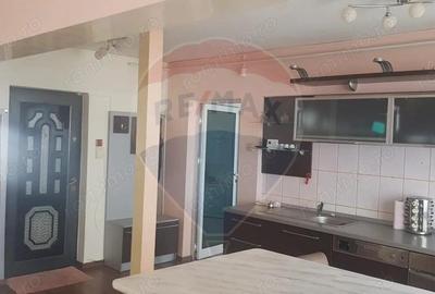 Apartament cu 3 camere, ultracentral, Bd Unirii, de vanzare - 1