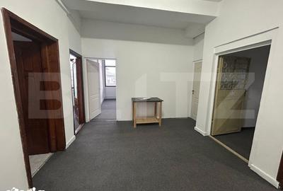 Spațiu comercial, de 80 mp, în Micro 2 - 2