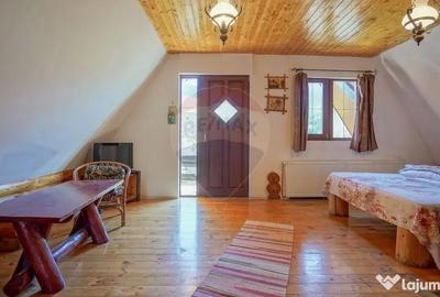 Casă cu 8 camere cu Teren 1000 Mp în Timișu de Jos - 7