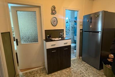 Apartament două camere - zona Longinescu - etaj 2/3 - 6