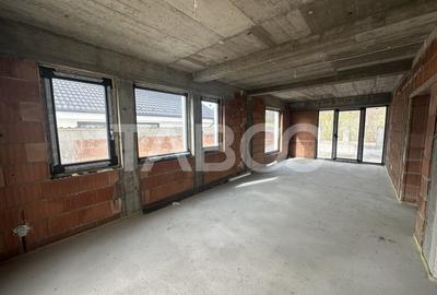 Casa individuala cu 4 camere 2 bai  - 500 mp teren 2 terase carport - 4