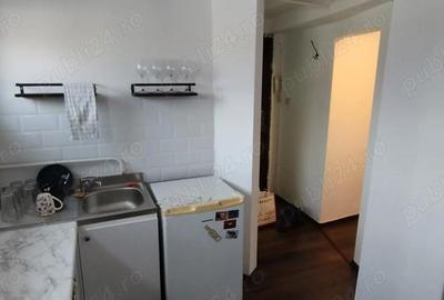 Garsonieră decomandată în P-ța Universității - 3