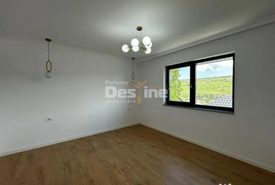 Casă cu 4 camere cu Teren 400 Mp în Rediu - 9