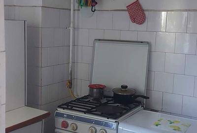 Garsonieră decomandată în Tractorul - 4