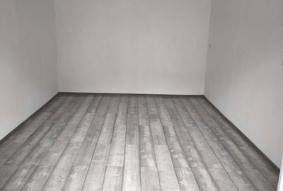 Spațiu comercial, de 20 mp, în Central - 4