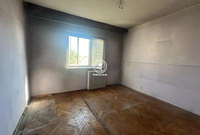 Apartament cu 3 camere decomandat în Central - 2