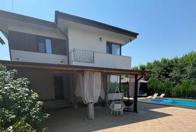 Casă cu 4 camere cu Teren 1000 Mp în Central