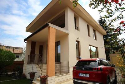 Casă cu 5 camere în Andrei Mureșanu