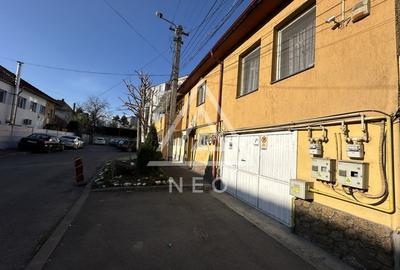 Apartament de vanzare | cu 3 camere | in vila | curte de 345 mp