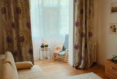Apartament cu 2 camere semidecomandat, mobilat în Costin Georgian