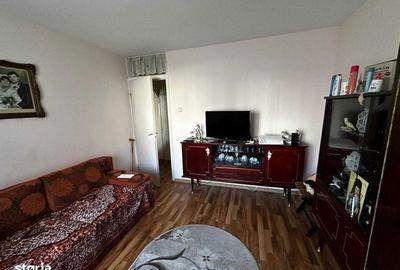 Apartament cu 3 camere decomandat în Tractorul - 5