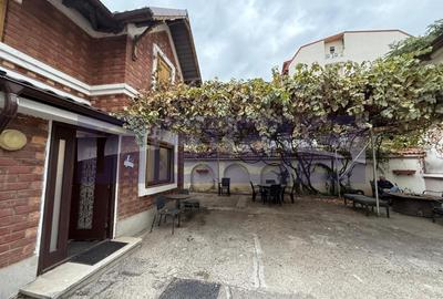 Casă individuală cu 9 camere cu Canalizare în Grădina Icoanei - 50