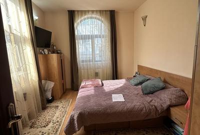 Casă cu 4 camere în Domenii