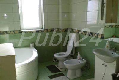 Casă cu 7 camere cu Teren 614 Mp în Dumbrăvița - 2