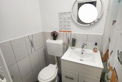 Spațiu comercial, de 73 mp, în Central - 4