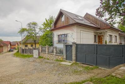 Casă individuală cu 5 camere în Baciu