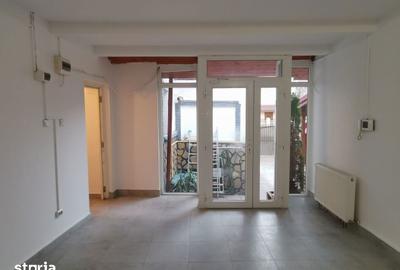 Casă cu 8 camere cu Teren 250 Mp în Grivița - 6