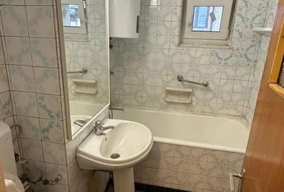 Apartament cu 3 camere decomandat în 1 Mai - 2