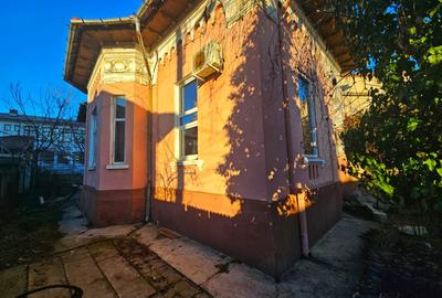 Casă cu arhitectură interbelică, 5 camere, teren 409 mp – Central - 1