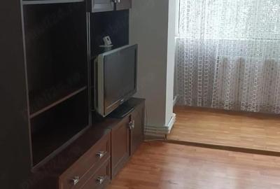 Apartament cu 2 camere decomandat în Micro 14
