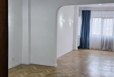 Apartament 3 camere Piata Muncii, la 1 minut de gura de metrou, 90mp utili ,etaj - 27