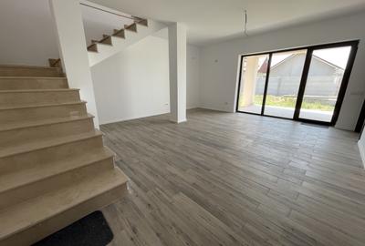 Casă cu 5 camere cu Teren 480 Mp în Domnești - 14