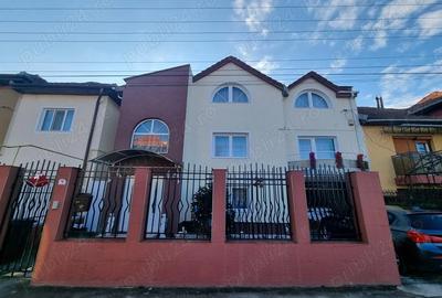 Casă cu 3 camere cu Teren 400 Mp în Central - 2