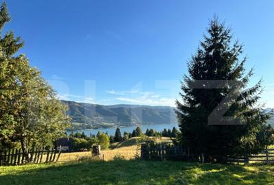 Teren de 2027 mp, în Central