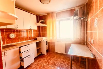 Apartament cu 3 camere decomandat, mobilat în P-ța Muncii - 37