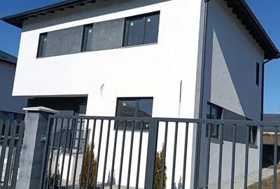 Casă cu 4 camere cu Teren 474 Mp în Chinteni