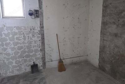 Vand imobil in Deva compusa din 2 corpuri de cladire, zona centrala, suprafata totala de teren 804 m - 4