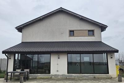 Casă cu 4 camere în Central - 3