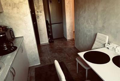 Apartament cu 3 camere decomandat în Central - 3