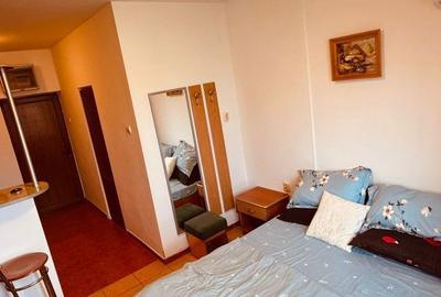 Garsonieră decomandată în Central - 2