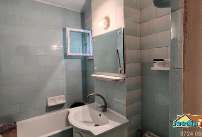 Apartament cu 2 camere decomandat în Micro 13 - 8
