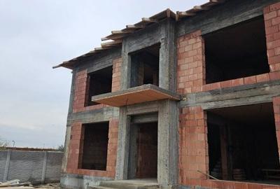 Casă cu 4 camere în Central - 2
