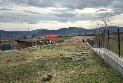 Casă cu 4 camere cu Teren 900 Mp în Uriu - 10