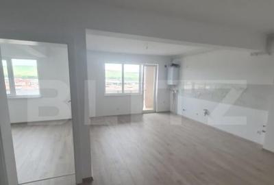 Apartament finisat, finisaje noi, semidecomandat, 2 camere - 2