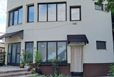 Casă cu 4 camere cu Teren 500 Mp în Central - 1