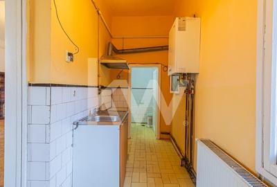Vanzare casa cu 3 camere, singur in curte - Piata de Miercuri - 9