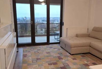 Apartament cu 3 camere semidecomandat în Central