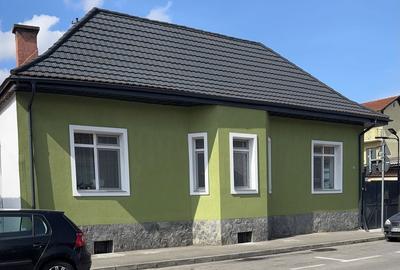 Casă cu 4 camere în Centrul Civic - 2