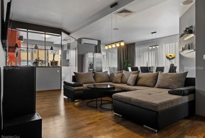 Apartament cu 4 camere decomandat, mobilat în Roșu