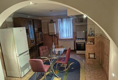 Apartament cu 3 camere decomandat în Central - 2