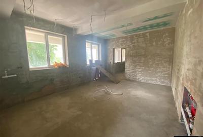 Cladire la rosu - 9 apartamente - 11