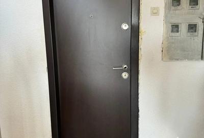 De vanzare apartament 3 camere - 2